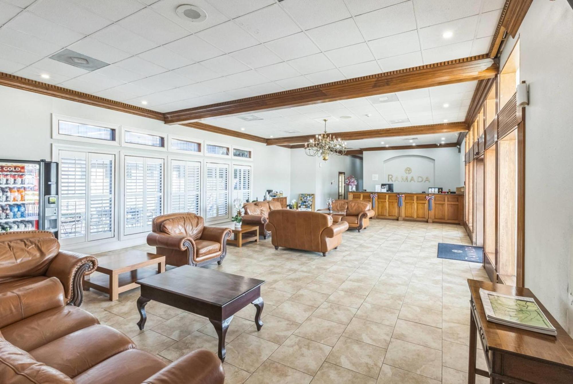 Hotel Ramada By Wyndham Houma Exterior foto